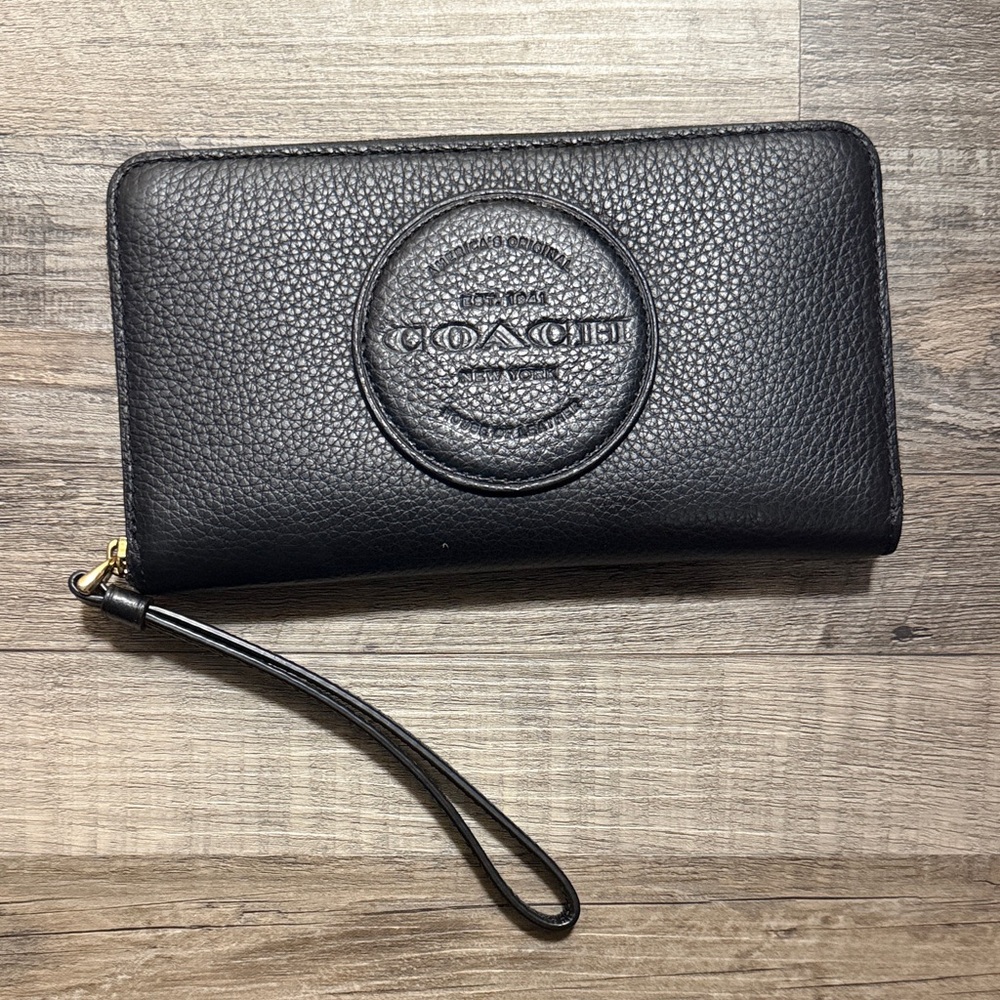 Coach Pebbled Black Leather Wristlet
